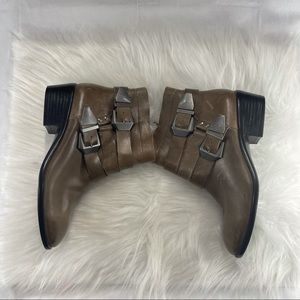 Aerosoles Women’s Leather Olive Green Booties Size: 6